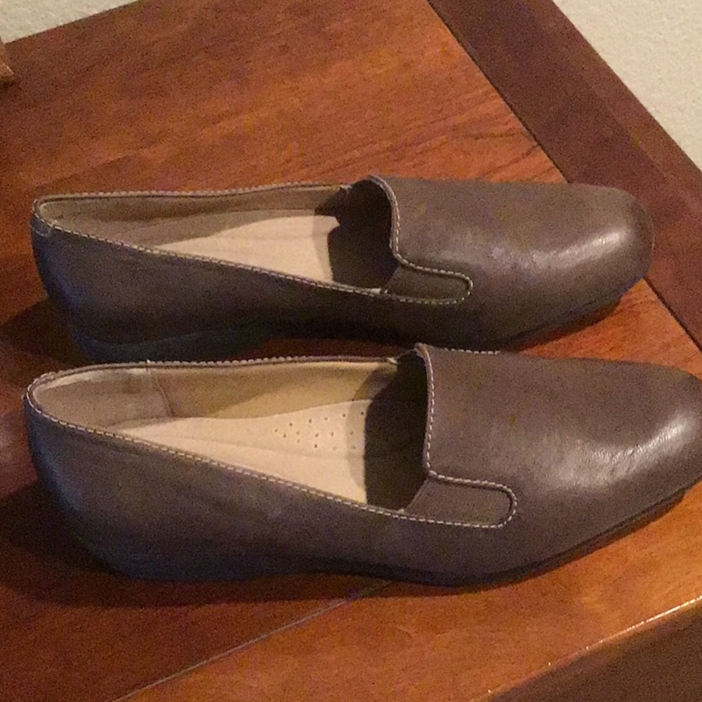 Brown shoes. Brand new. Size 10.